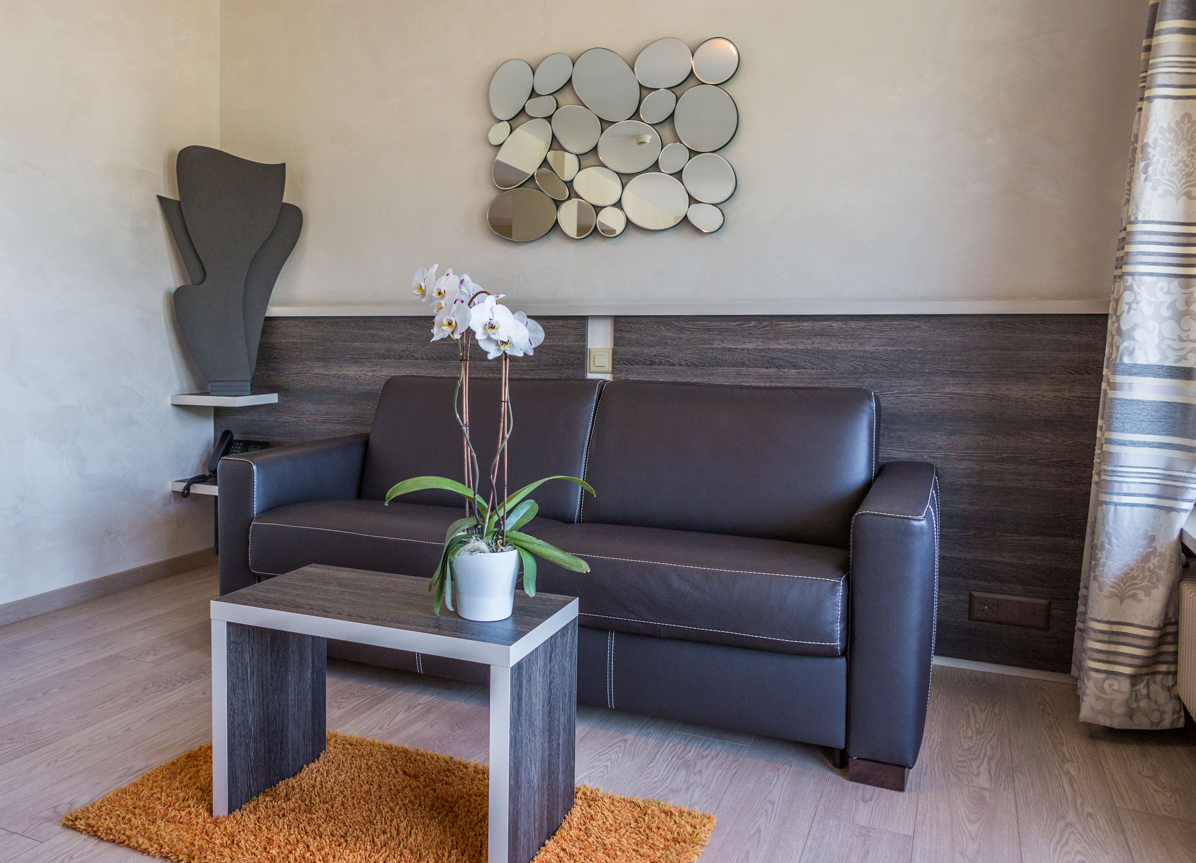 junior suite, mountain view | living area