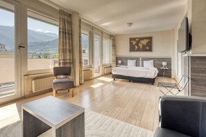 Junior Suite, Mountain View | Hypo-allergenic bedding, memory foam beds, minibar, in-room safe - Hotel Castel (Sion)