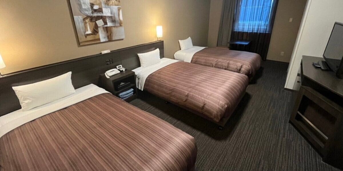 豪華雙床房, 非吸煙房 (For 3 People Only) | 書桌、隔音、免費 Wi-Fi、床單