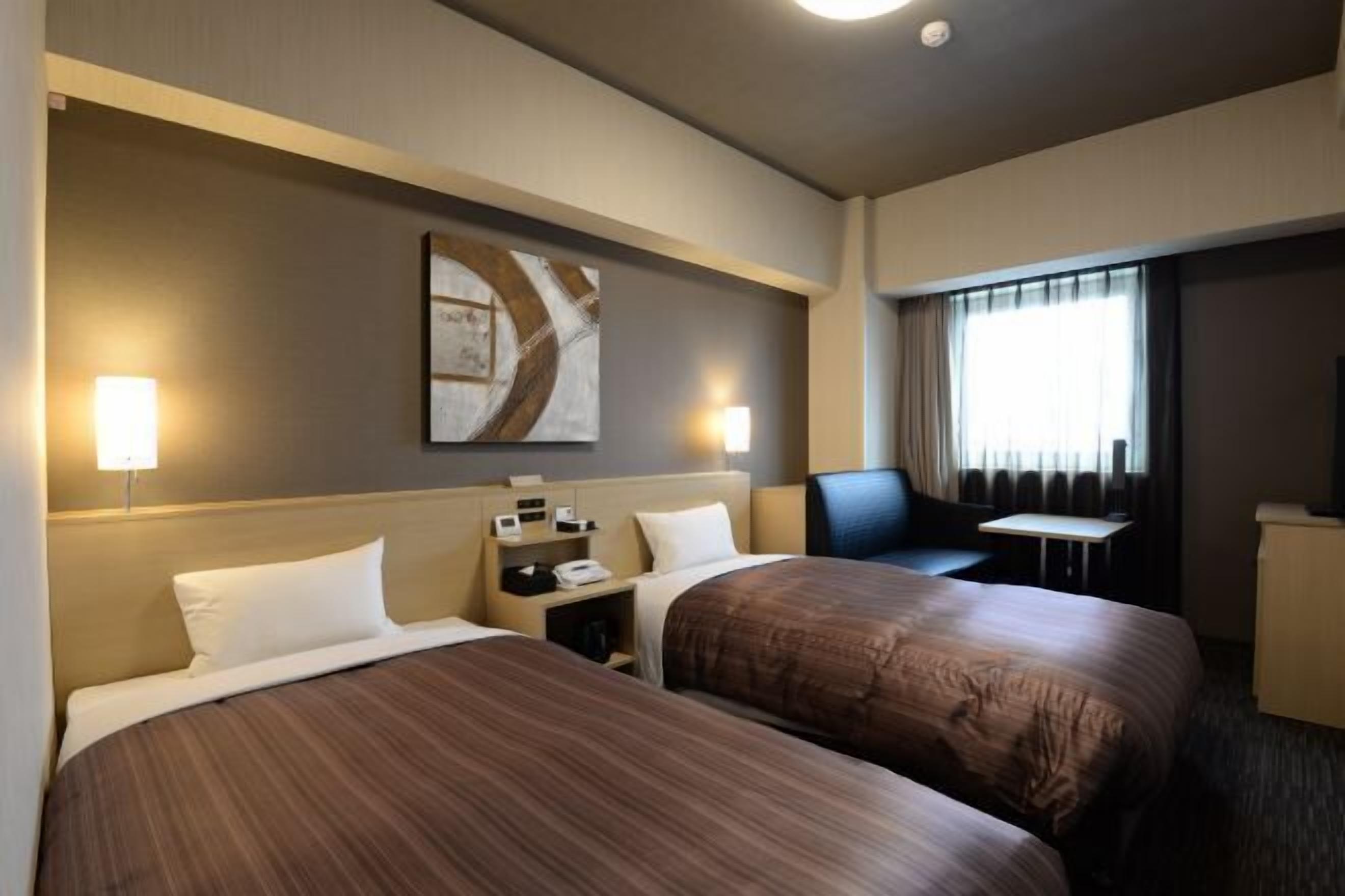 Escritorio, insonorización, wifi gratis y ropa de cama 