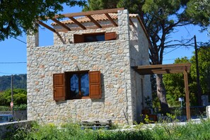 Property grounds - Pyrgos Luxury Country Home (Rhodes)