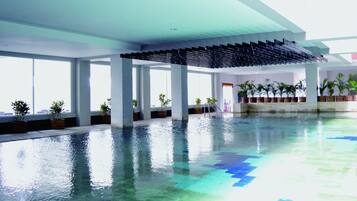 Piscine couverte
