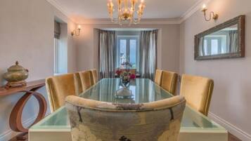 Premium Villa, 5 Bedrooms, Mountain View, Mountainside | Dining