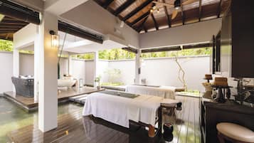 Couples treatment room(s), hot tub, body treatments, aromatherapy