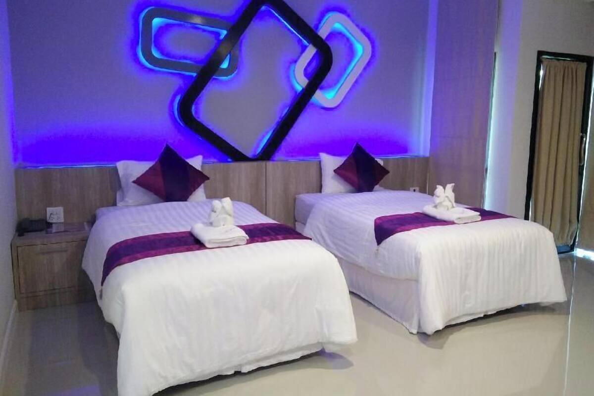 Premium bedding, free minibar items, in-room safe