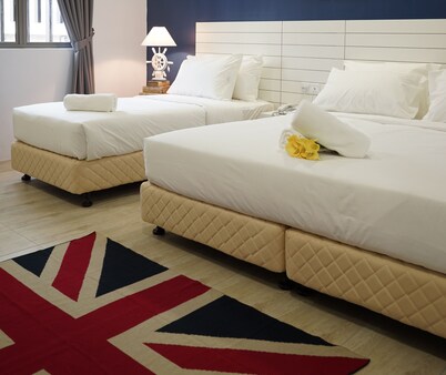 LightHouse Hotel & ShortStay
