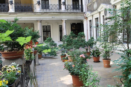 Courtyard. Omega Guesthouse Budapest