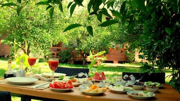 Free daily full breakfast