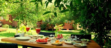 Desayuno completo incluido todos los días 