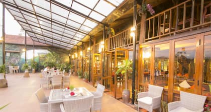 Phong Nha Lake House