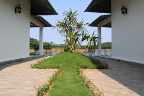 Terrace/patio - Phong Nha Lake House (Bo Trach)