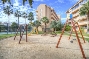 Children’s play area – outdoor