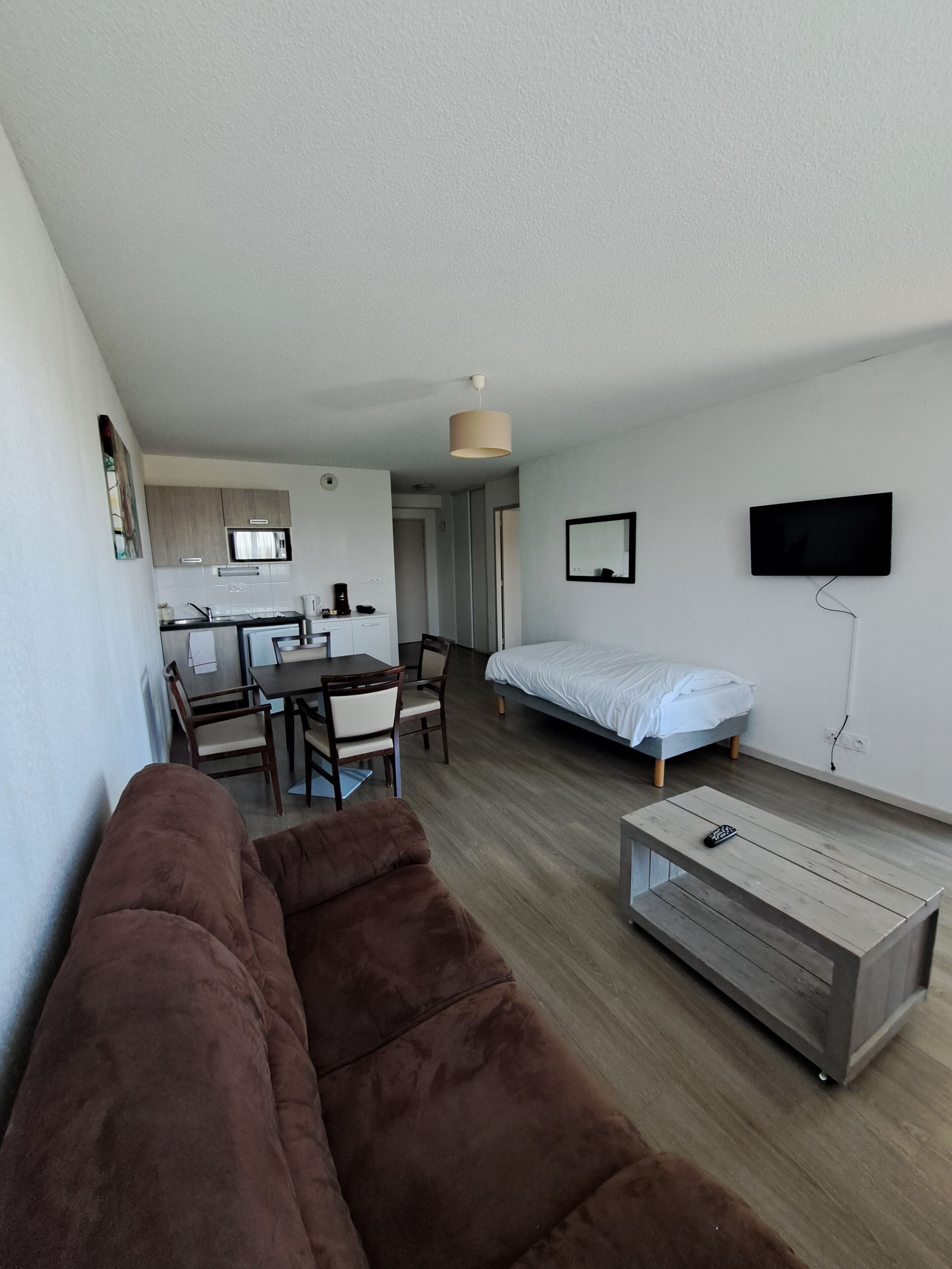 Comfort appartement, Meerdere bedden, niet-roken, balkon | Woonruimte | Flatscreentelevisie