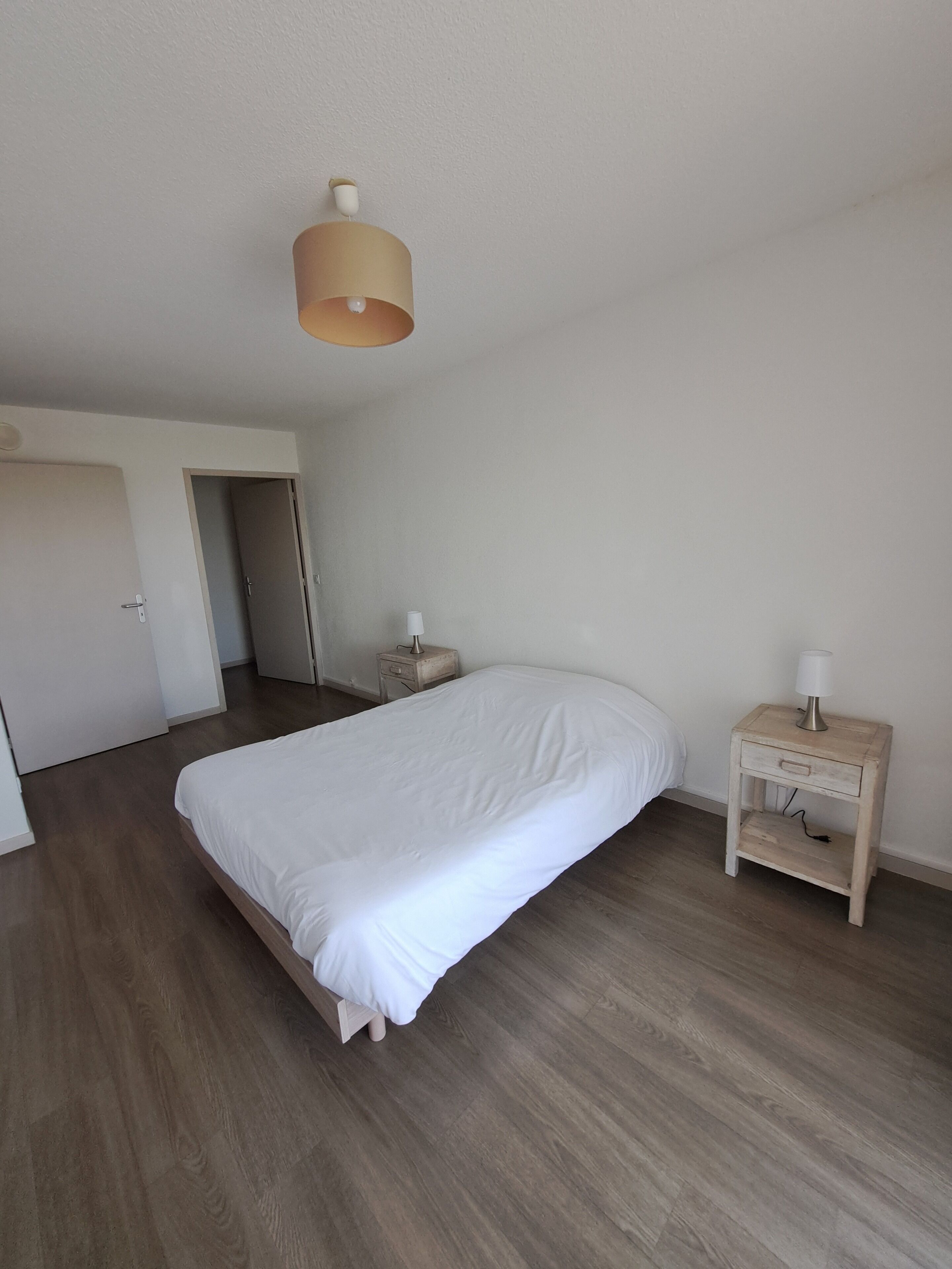 Apartamento Confort, varias camas, no fumadores, balcón | Sistema de insonorización, tabla de planchar con plancha, wifi gratis