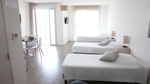 Chambre familiale (4 adultes) | Sistema de insonorización, tabla de planchar con plancha, wifi gratis