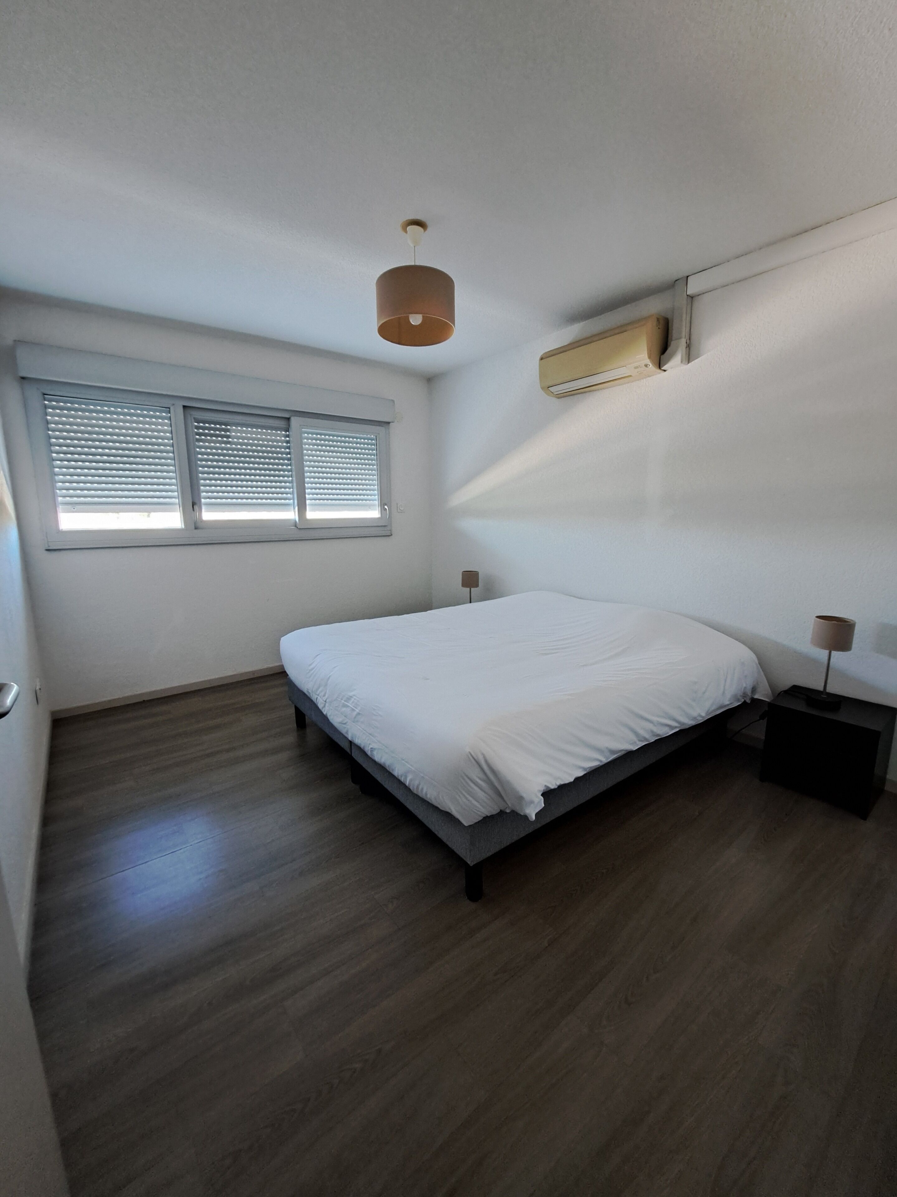 Apartamento Confort, varias camas, no fumadores, balcón | Sistema de insonorización, tabla de planchar con plancha, wifi gratis