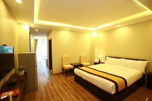 Minibar, desk, free WiFi - Mayfair Hotel & Apartment Hanoi (Hanoi)