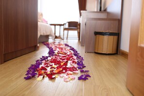 Minibar, desk, free WiFi - Nhatvy Hotel (Da Lat)