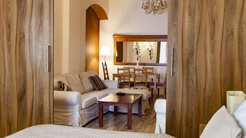 Standard-Apartment, 2 Schlafzimmer, Kochnische | Zimmersafe, kostenlose Babybetten, kostenloses WLAN