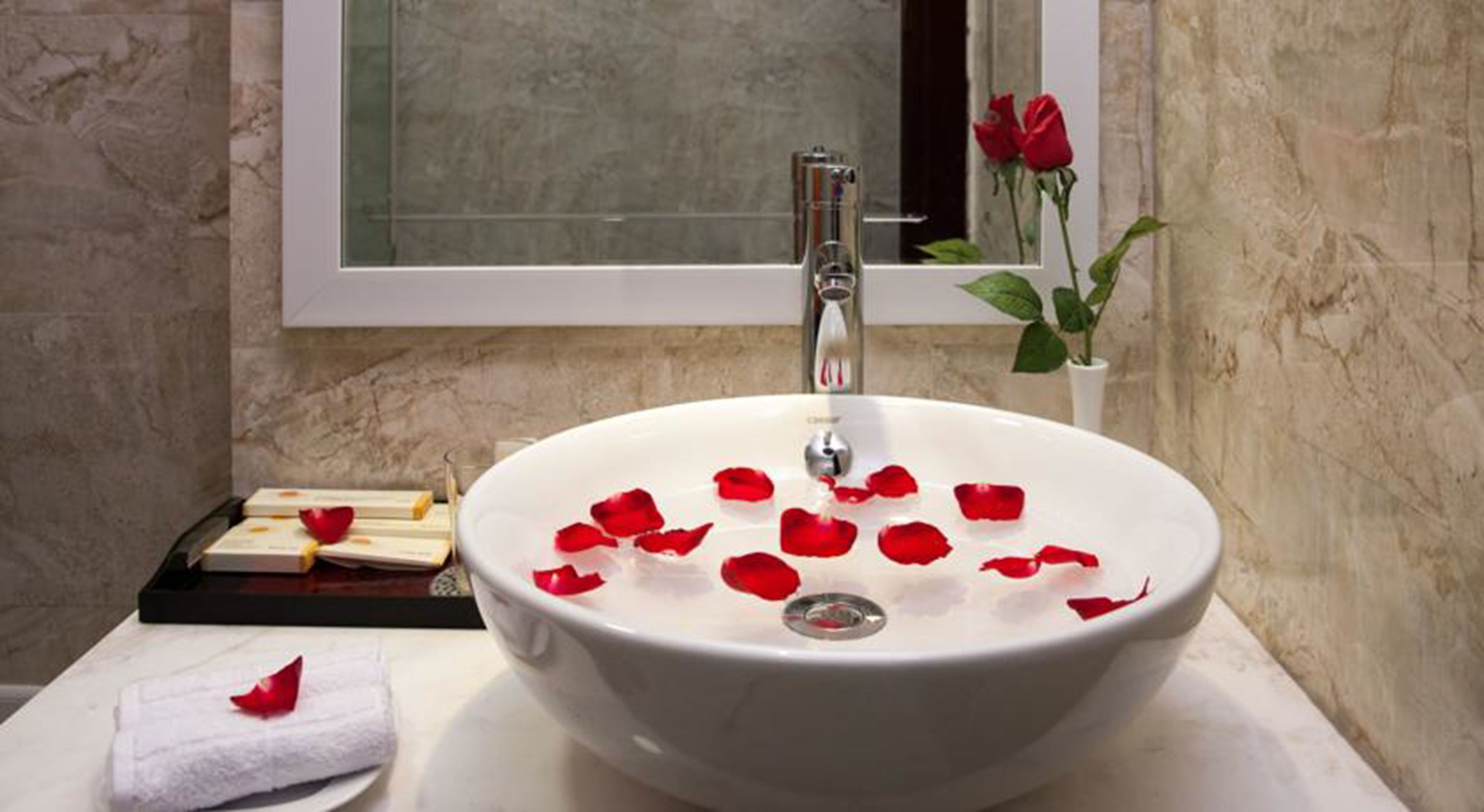 Photo - Golden Moon Suite Hotel & Travel