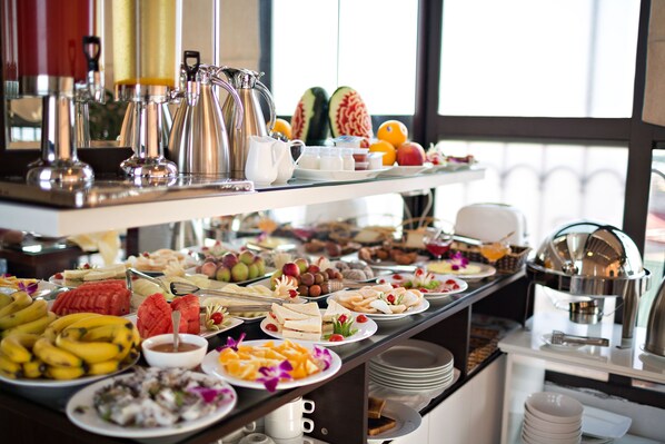 Dining - Golden Moon Suite Hotel (Hanoi)