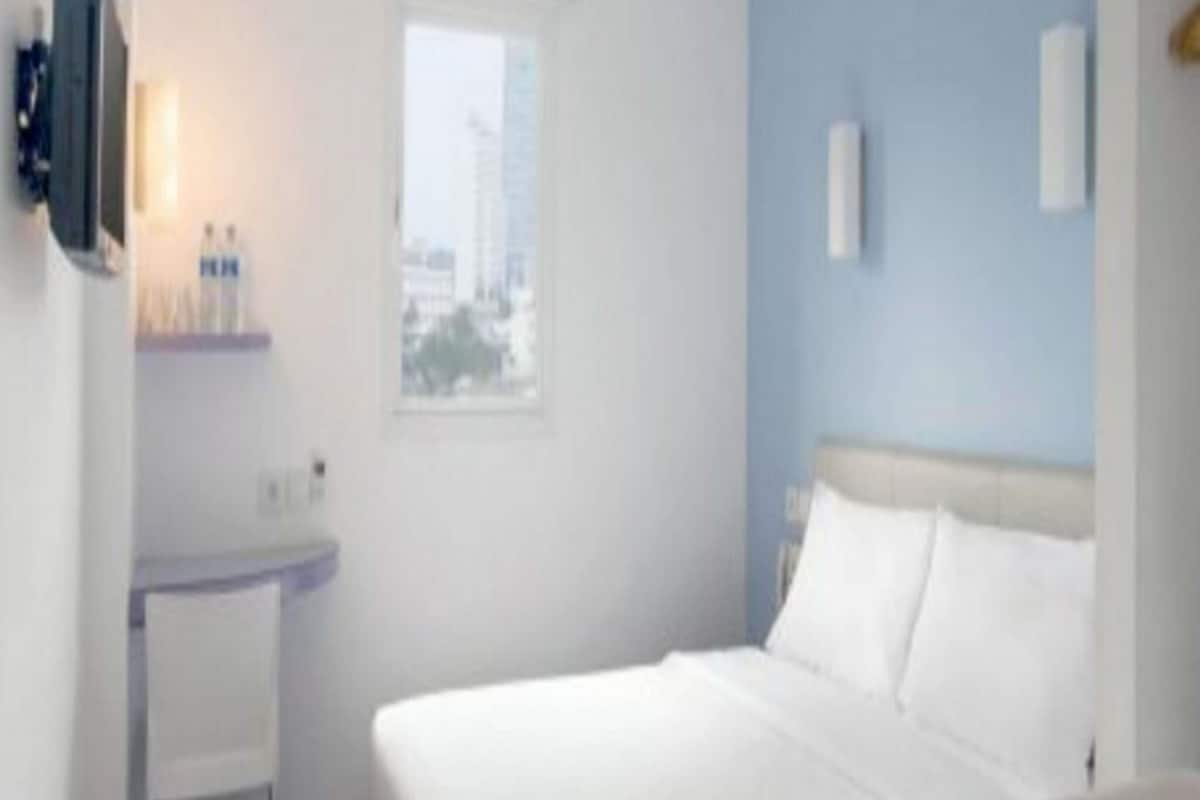 In-room safe, desk, soundproofing, free WiFi