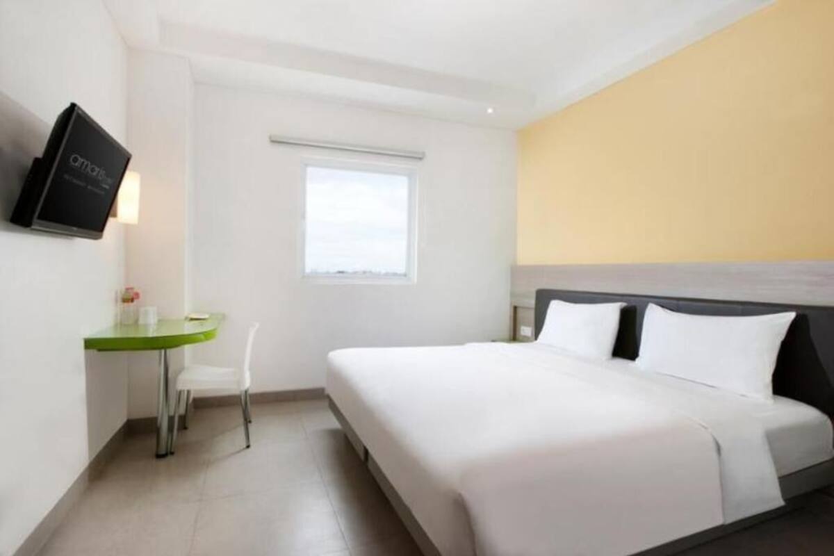 In-room safe, desk, soundproofing, free WiFi