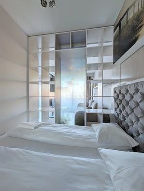 Panoramic Studio Suite, 1 Queen Bed with Sofa bed, Balcony, Tower (Air Condition)