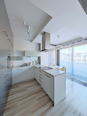Suite studio panoramique, 1 grand lit et 1 canapé-lit, balcon, dans la tour (Air Condition) | Cuisine privée | Réfrigérateur, surface de cuisson, cafetiÚre-théiÚre