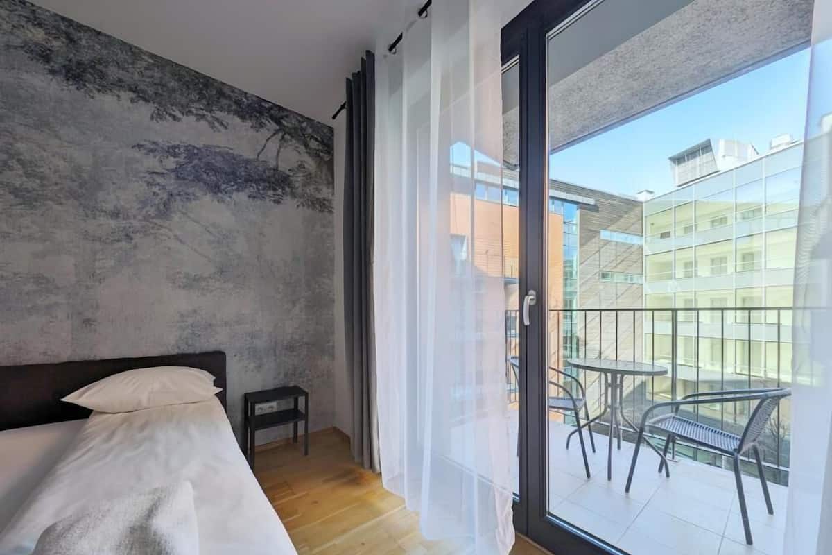 Studio, 1 Queen Bed, Balcony (Air Condition)