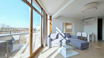 Premier Penthouse, 1 Bedroom (Air Condition) | 1 bedroom, individually decorated, individually furnished