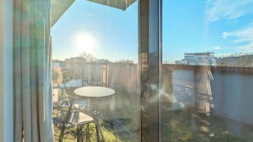 1 habitación, decoración personalizada y muebles diferentes