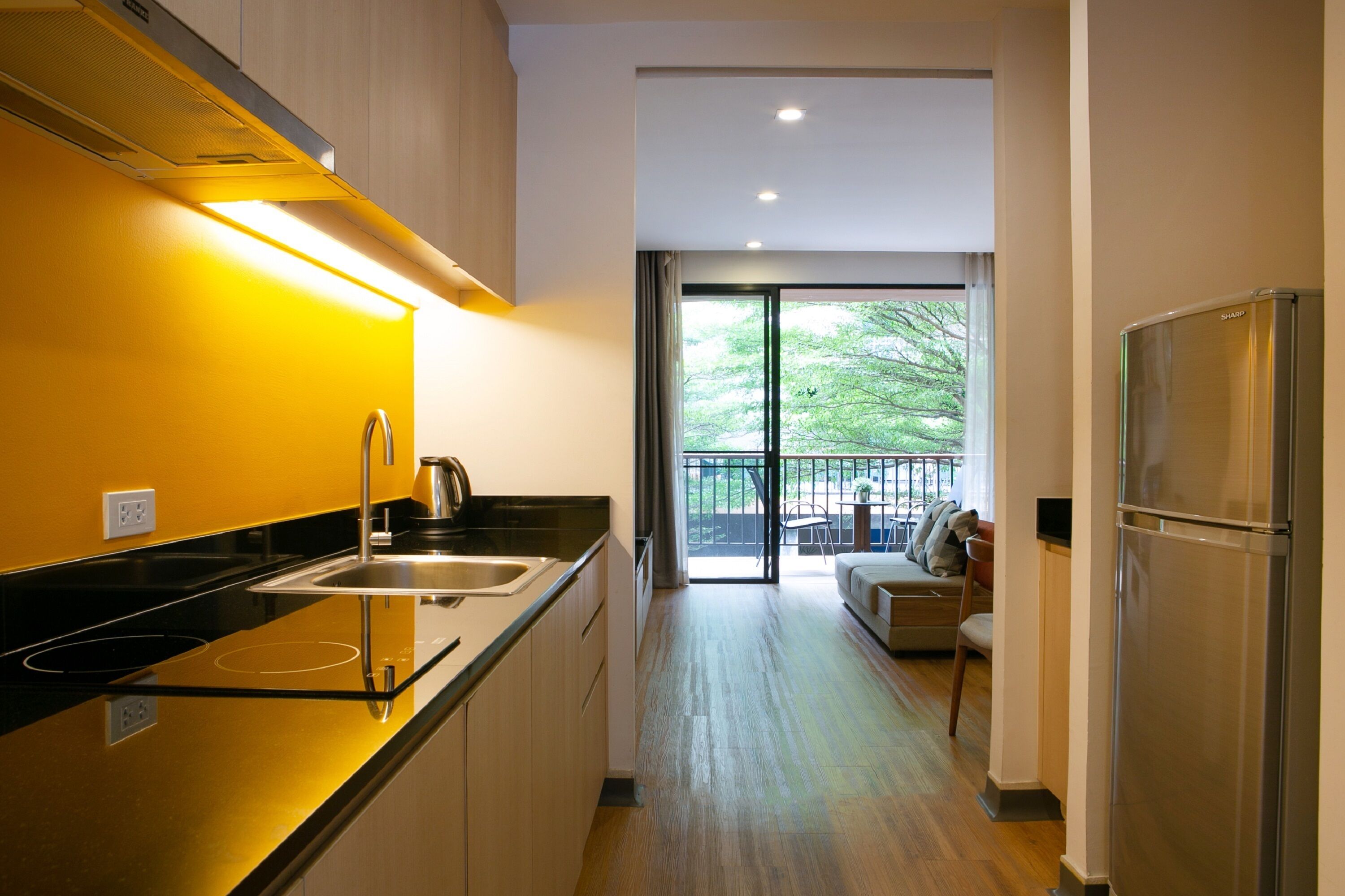 studio | private kitchen | fridge, microwave, coffee/tea maker, electric kettle