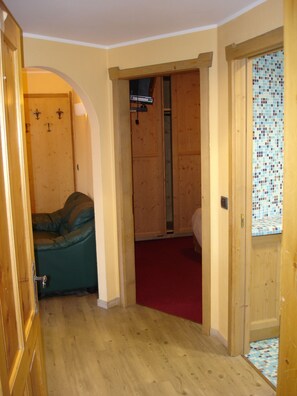 Apartment, Ground Floor (Terra) | Room amenity