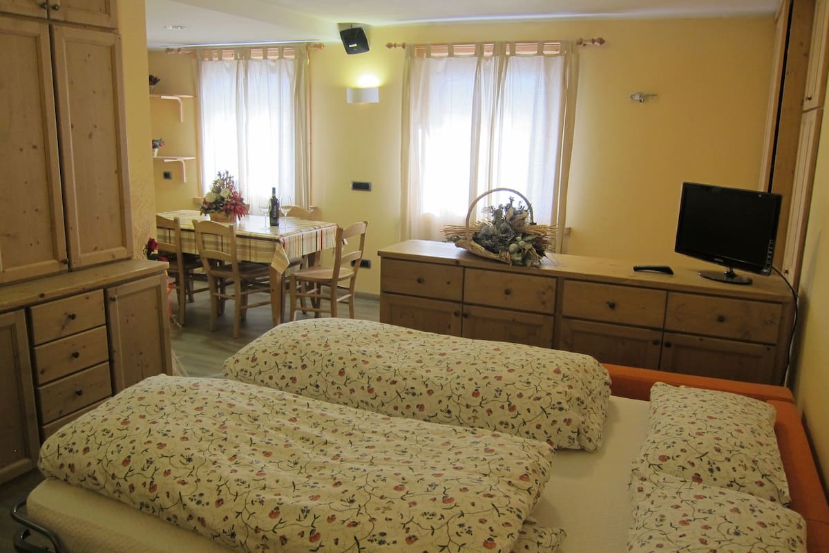 Apartment, Ground Floor (Terra) | Cots/infant beds, free WiFi