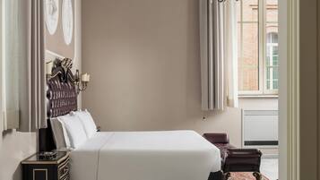 Junior-Suite | 1 Schlafzimmer, Minibar, Zimmersafe, Schreibtisch