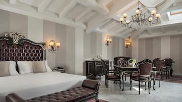 Suite | 1 dormitori, minibar, caixa forta a l'habitació i escriptori