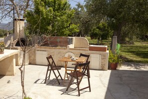 Terrace/patio - Horizonte Cretan Cottage (Kissamos)
