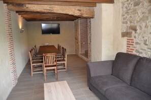 Family dining - Casa Salva (La Rinconada de la Sierra)