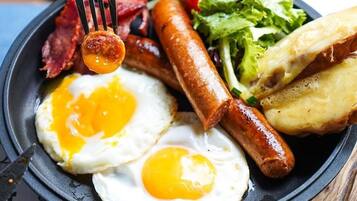 Daily cooked-to-order breakfast for a fee