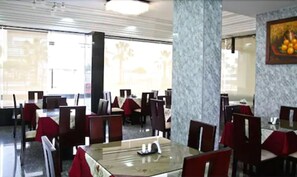 Free daily full breakfast - Airport Hotel (Guayaquil)