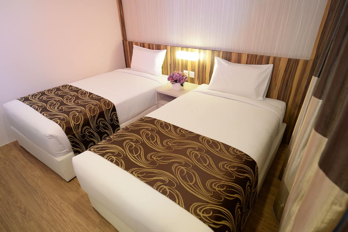 standard twin | desk, iron/ironing board, free wifi, bed sheets