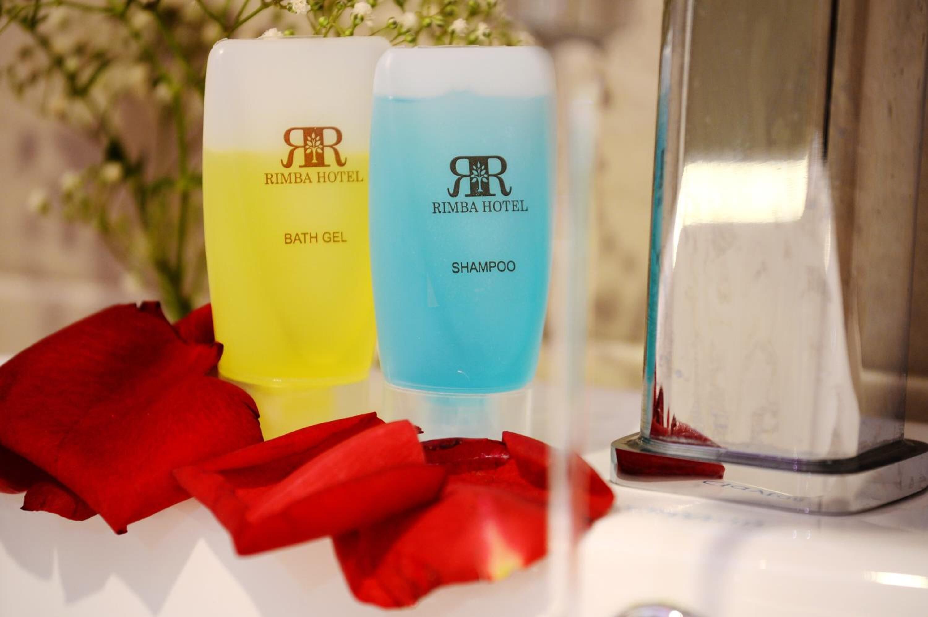 Regadera, amenidades de baño gratuitas, bidet, toallas 