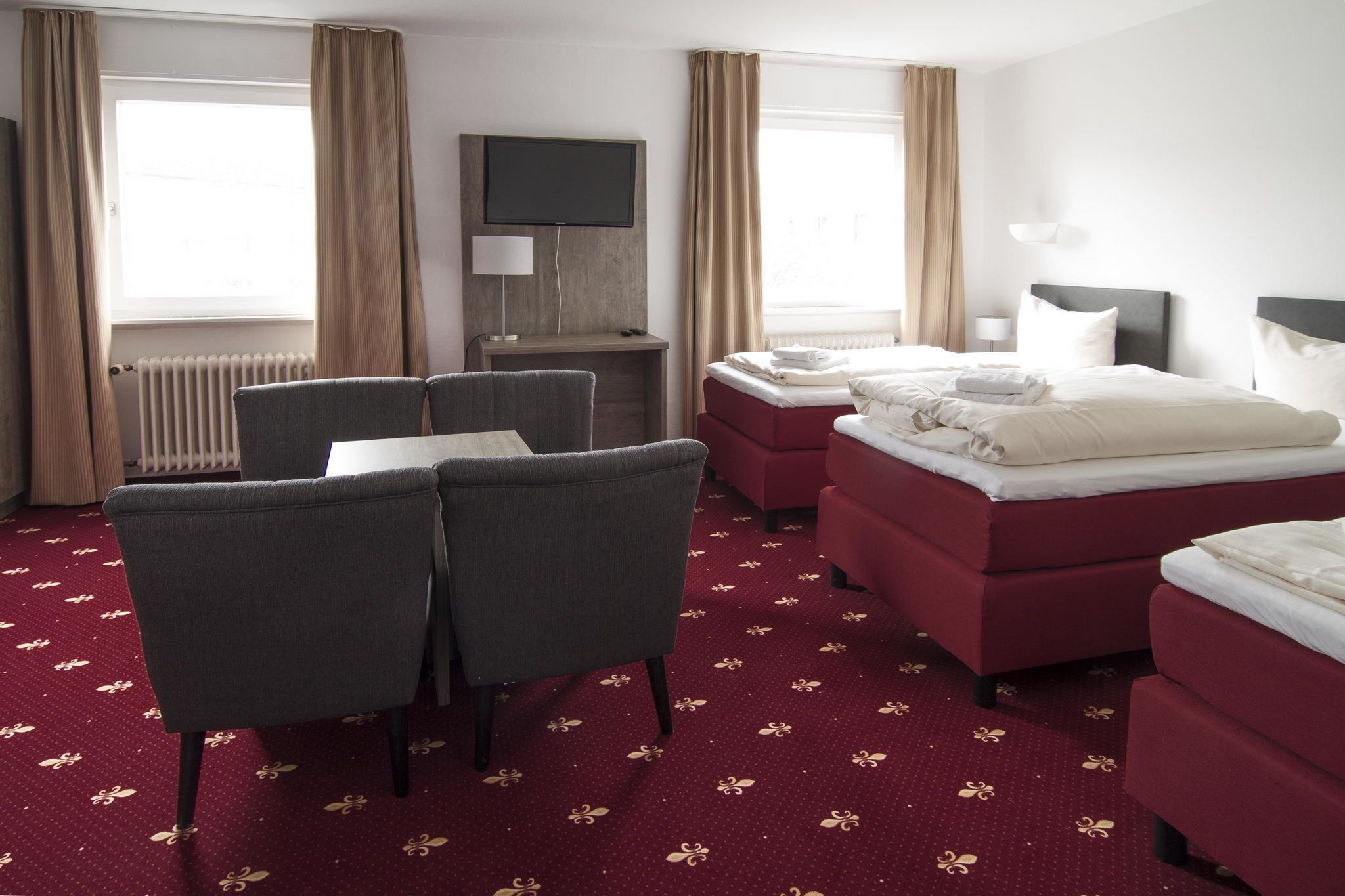 quadruple room, non smoking | desk, cots/infant beds, rollaway beds, free wifi