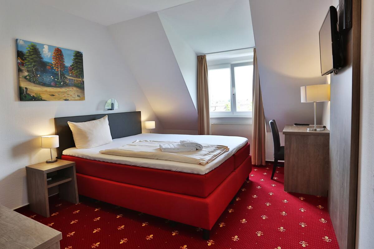 Single Room, Non Smoking | Desk, cribs (surcharge), rollaway beds (surcharge), WiFi (free)