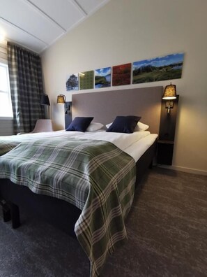 Standaard kamer, 1 twee- of 2 eenpersoonsbedden | Een bureau, geluiddichte muren, gratis wifi, beddengoed