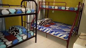 Schreibtisch, kostenloses WLAN