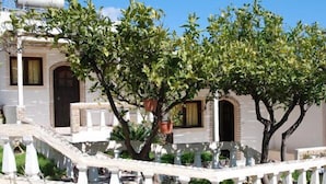 Unclassified image, 4 of 65, button - Villa Italiana (Agios Nikolaos)