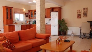 Unclassified image, 2 of 65, button - Villa Italiana (Agios Nikolaos)