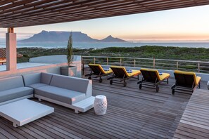 View from property - Bliss Boutique Hotel (Cape Town)